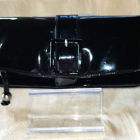 Kenneth Cole Clutch - Picture 1 of 4